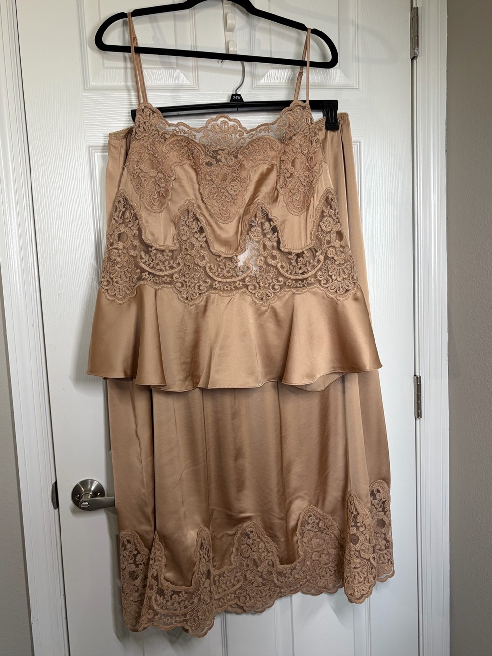 NWT! H&M Beige Lace-Trim Dress Set - Picture 14 of 14